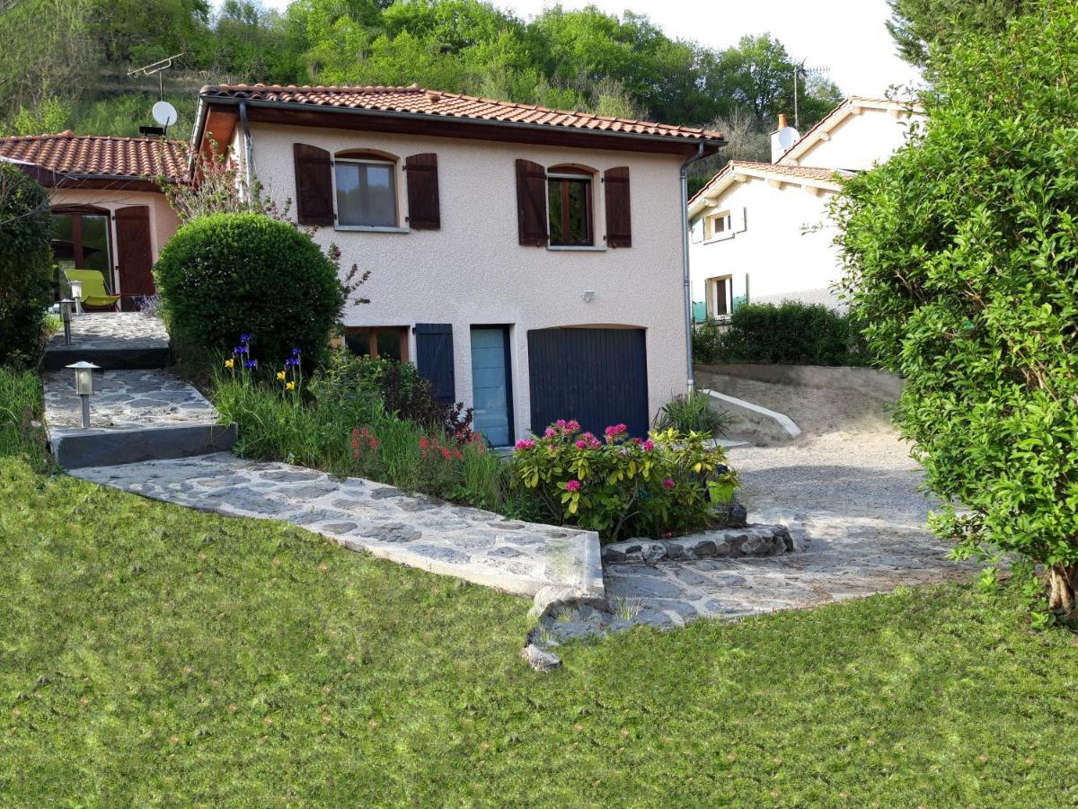 La Meizou, Gite - Chambres D Hotes A Champeix Exterior foto